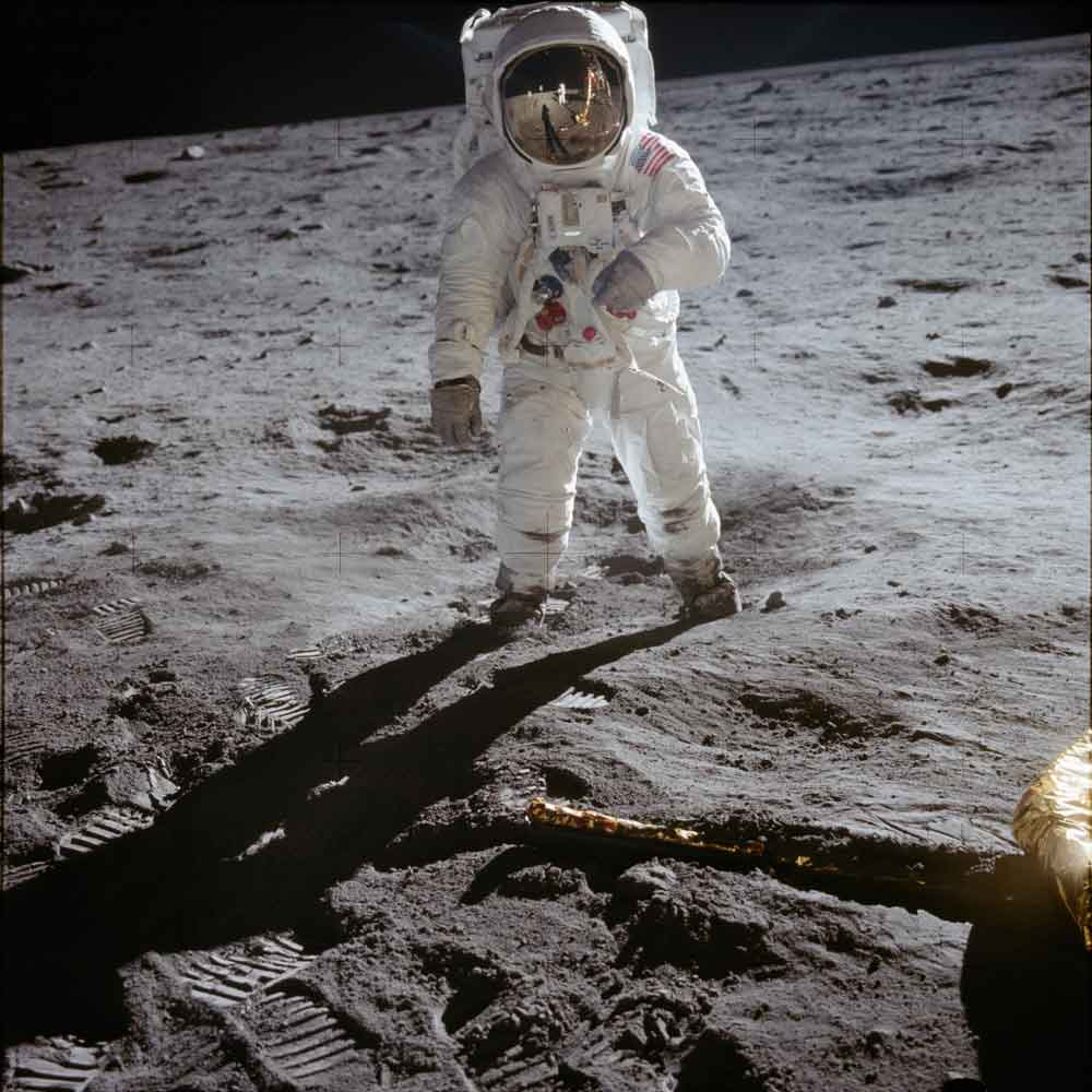 EDWIN "BUZZ" ALDRIN ON THE MOON'S SURFACE APOLLO 11 MISSION © NASA