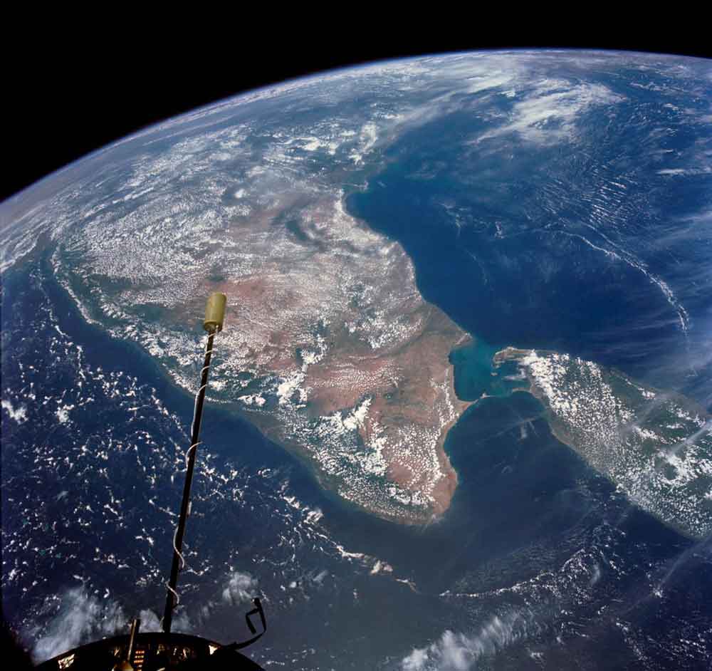 GEMINI-11 SPACECRAFT ORBITING EARTH, 26TH REVOLUTION INDIA AND CEYLON IN VIEW, 1966 © NASA