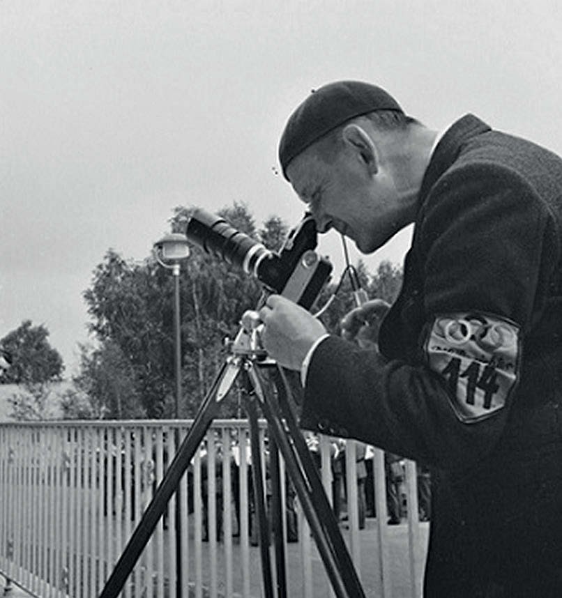 Paul Wolff al lavoro con la Leica alle Olimpiadi di Berlino del 1936.