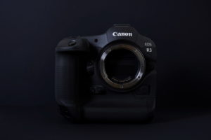 canon_eos-r3_body_2