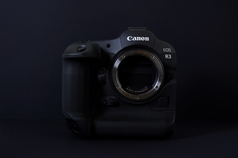 canon_eos-r3_body_2