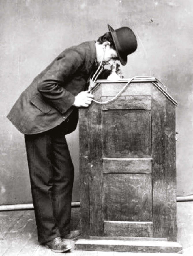 Kinetoscopio di Edison per la visione singola di brevi filmati (1894)
