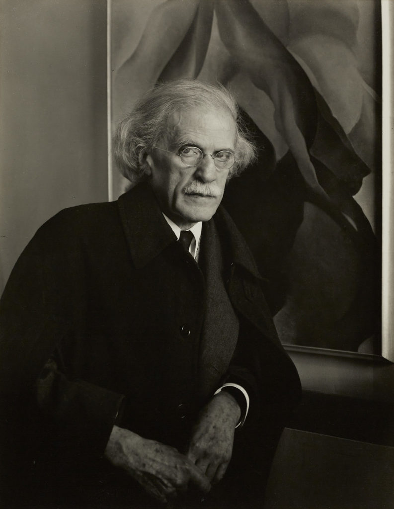 Imogen Cunningham. “Alfred Stieglitz at An american place” 