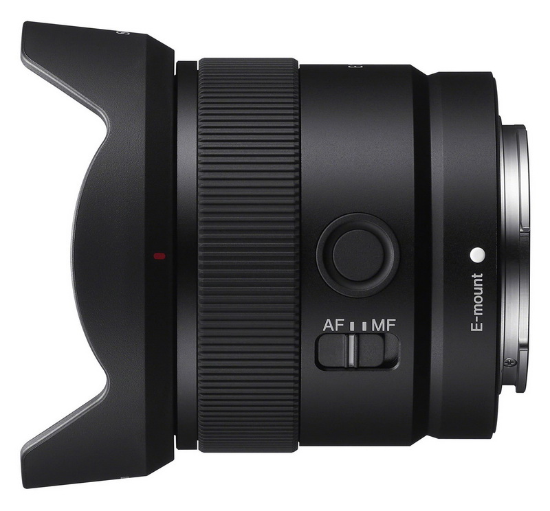 Sony E 11mm f/1,8 è un compatto obiettivo per le mirrorless di formato APS-C