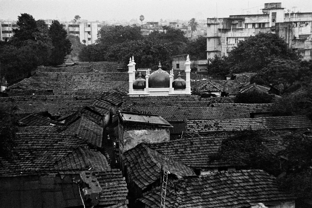 Mosque-in-a-slum,-Calcutta,-c.1978-web