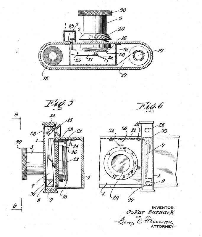 Disegni di Barnack per una fotocamera Leica dotata di telemetro. La domanda di deposito per il brevetto in Germania porta la data del 18 ottobre 1930. In essa, piuttosto che il riferimento a modelli specifici, si forniscono i dettagli di due esempi applicativi, descrivendo le caratteristiche di cui si richiede la tutela.