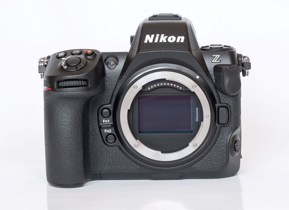 fotopuntoit_nikon_z8_N1_01_Z8_front