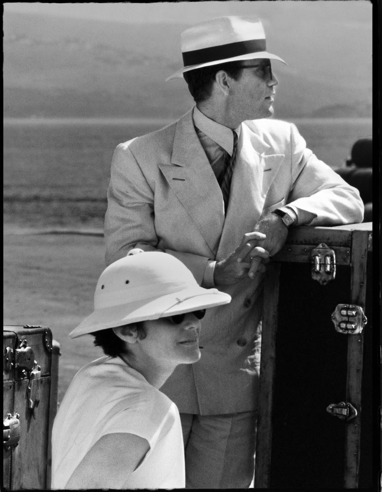 fotopuntoit_Mimmo-Cattarinich-Debra-Winger-e-John-Malkovich-sul-set-de-_Il-Tè-Nel-Deserto_-diretto-da-Bernardo-Bertolucci-1990-Courtesy-Associazione-Culturale-Mimmo-Cattarinich-