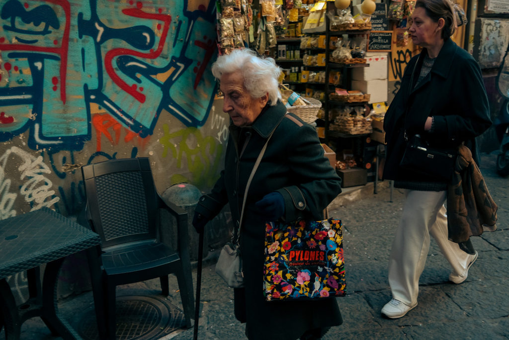 fotopuntoit_fujifilm_x100vi_street_napoli_2