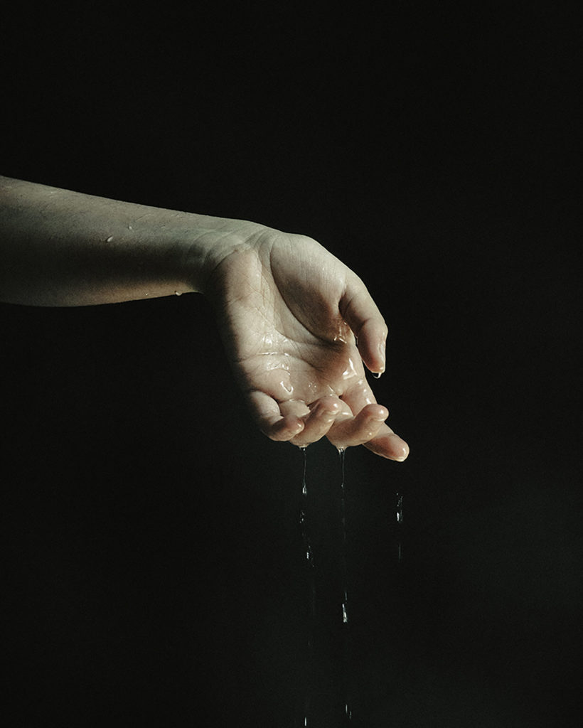 2_Camilla_Di_Bella_Vecchi_alluvione_fotografia_digitale_30x40_2023_flemish_flair_galleria_leon_bologna_leonardo_iuffrida_artcity_2025-scaled