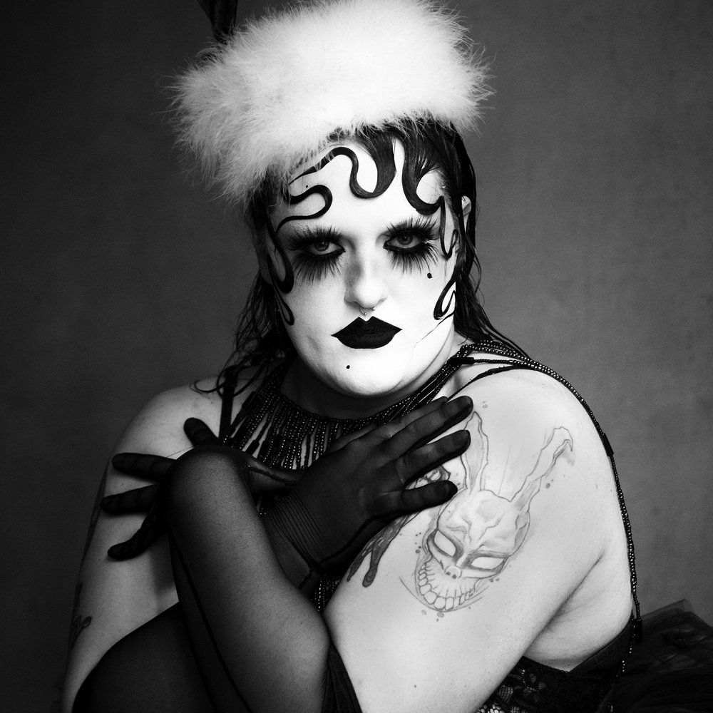 Sterling, Victor Demarchelier