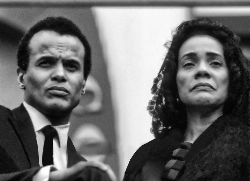 Coretta King al funerale di Martin Luther King insieme a Harry Belafonte, aprile 1968.