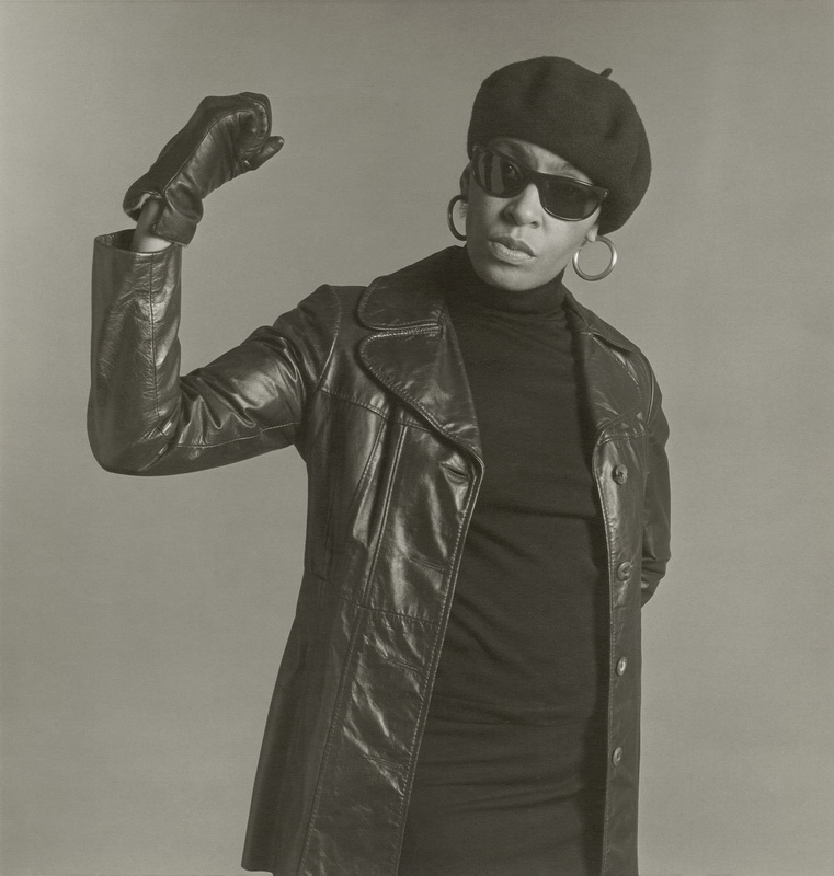 Carrie Mae Weems, Untitled, 1988; dalla serie Four Women. © Carrie Mae Weems. Courtesy of the artist and Gladstone Gallery, New York, Fraenkel Gallery, San Francisco, and Galerie Barbara Thumm, Berlin