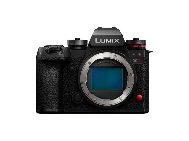 fotopuntoit_panasonic_lumix-S1II_body_front_K