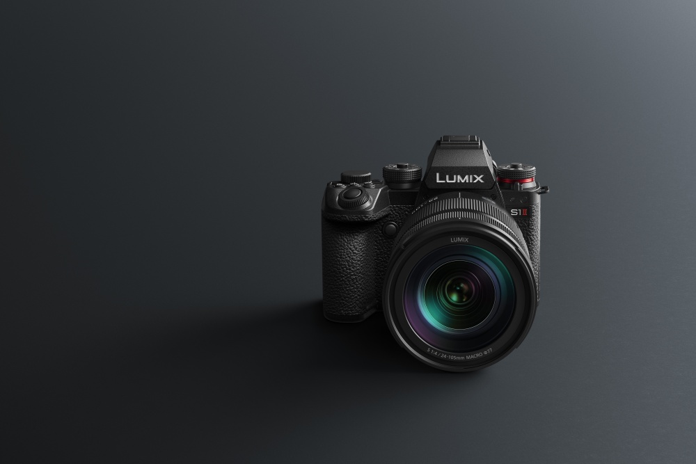fotopuntoit_panasonic_lumix-camera-DC-S1II-key-visual