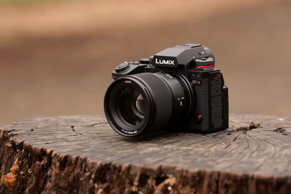 fotopuntoit_panasonic_lumix-camera-DC-S1IIE-lifestyle-images-2
