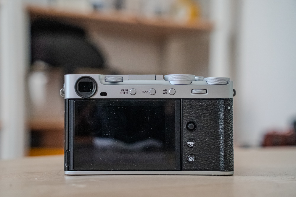 fotopuntoit_fujifilm_x-e5_body_1