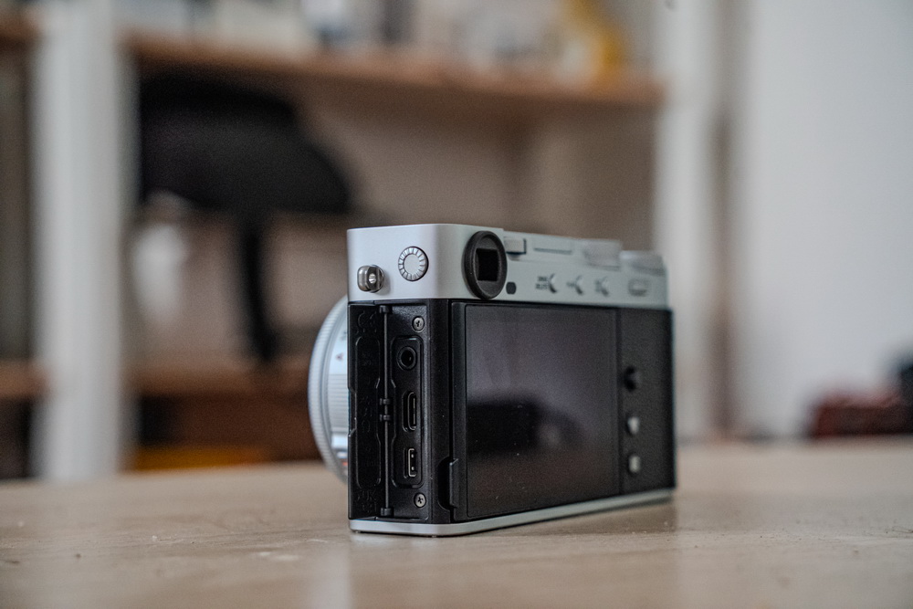 fotopuntoit_fujifilm_x-e5_body_3
