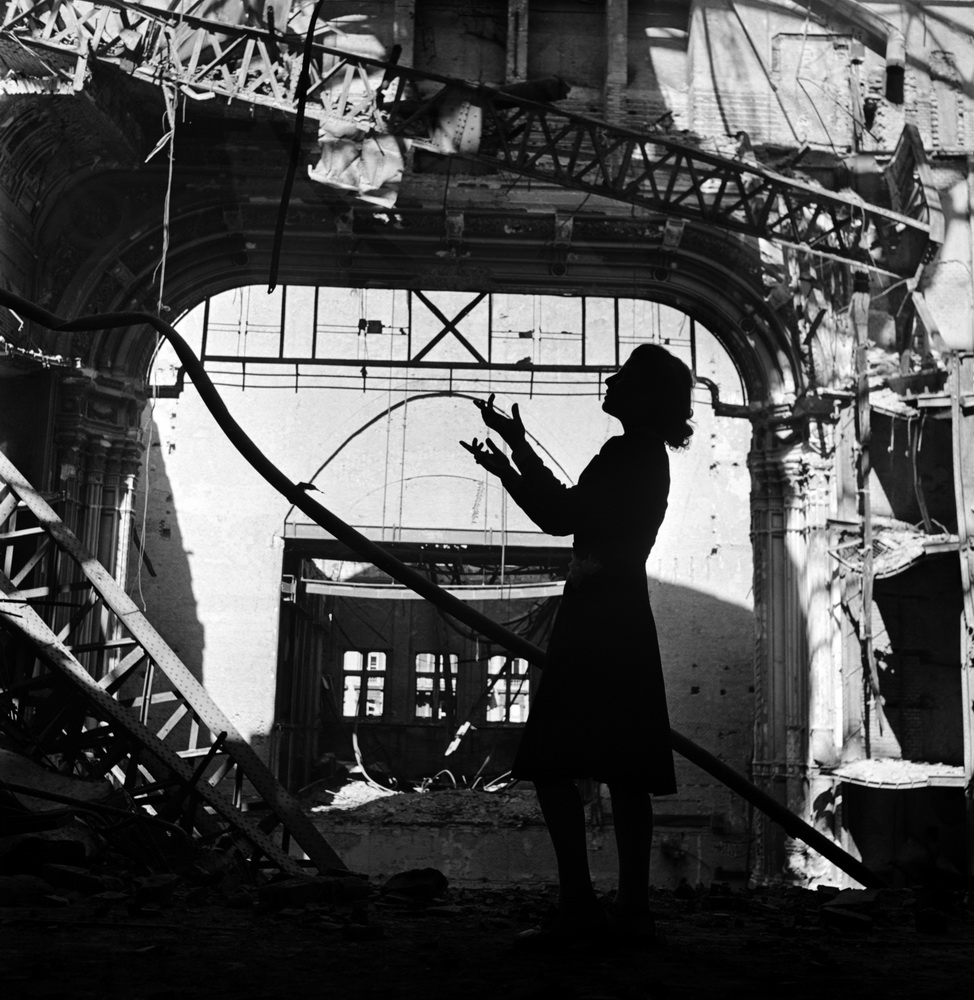 Lee Miller Irmgard Seefried Opera singer, singing an aria from 'Madame Butterfly'