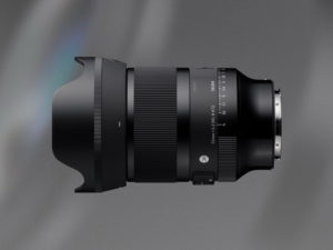 fotopuntoit_sigma_35mm_lens_is_on_a_blurred_gray_background-2