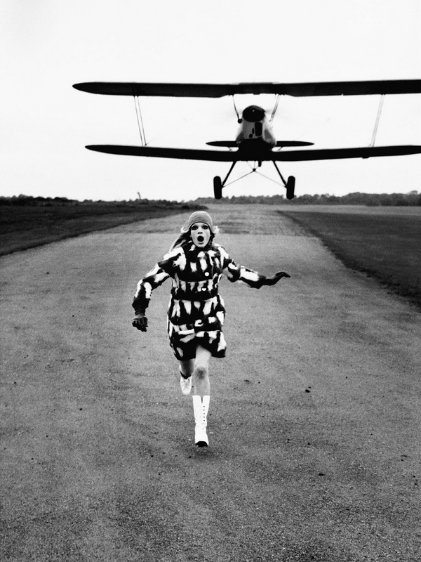 Helmut Newton, Mansfield, British Vogue, London 1967 © Helmut Newton Foundation