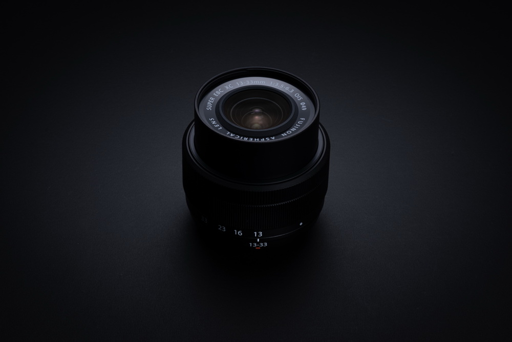 fotopuntoit_XC13-33mmF3.5-6.3_black_back_7