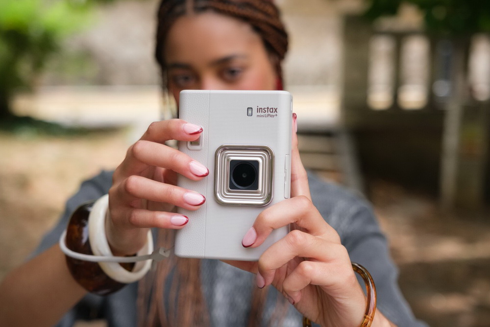 fotopuntoit_online-and-social-instax-mini-LiPlay_stills-2