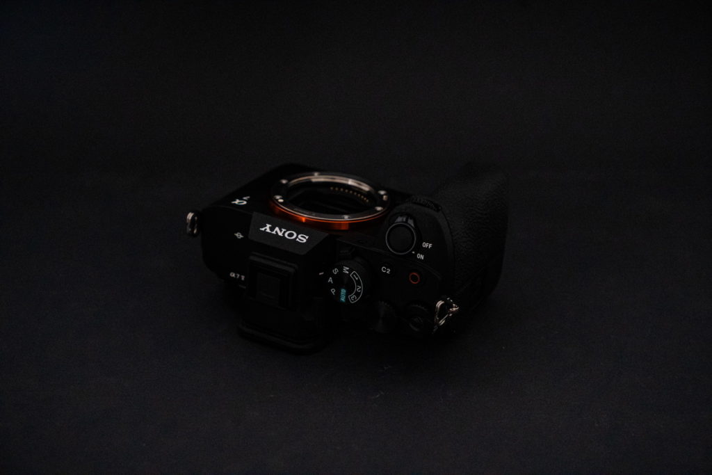 fotopuntoit_sony_a7-v_body_3