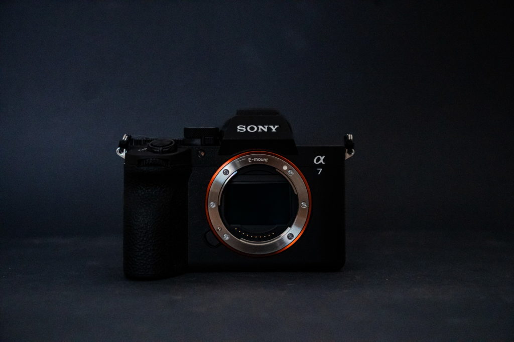 fotopuntoit_sony_a7-v_body_4