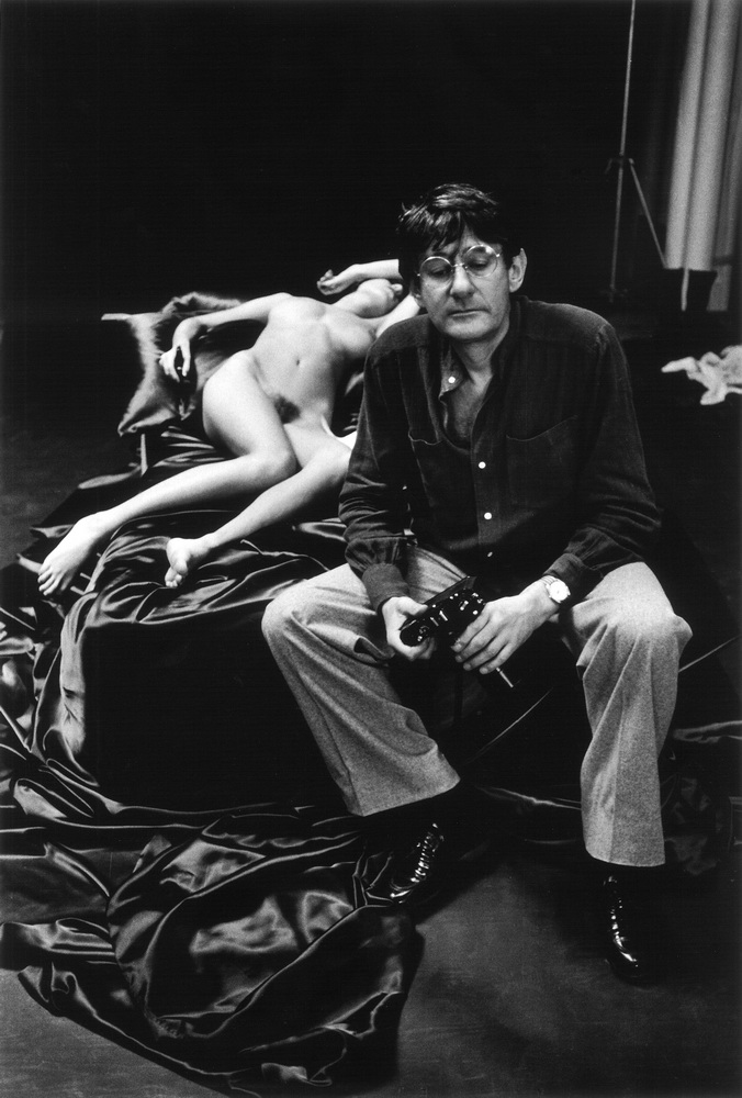 Alice Springs, “Helmut and model, Rue Aubriot”, Parigi 1976 Copyright/ Courtesy: Helmut Newton Foundation