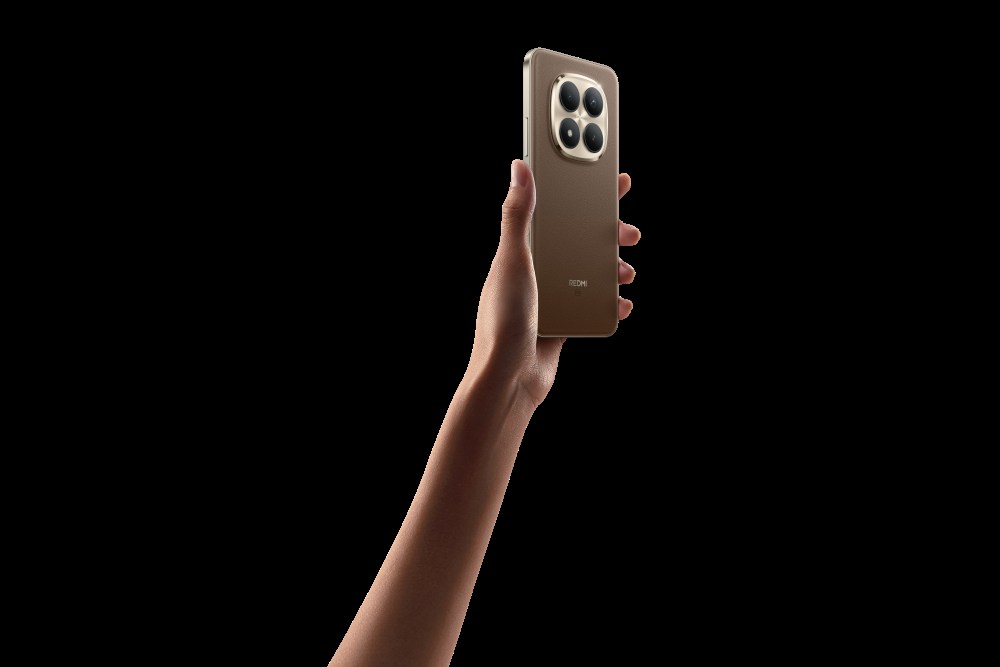 fotopuntoit_REDMI-Note-15-Pro-5G_Brown_Back-hold