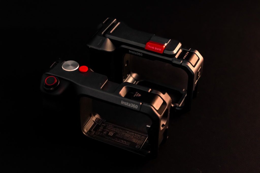 fotopuntoit_insta360_ace-pro-2_xplorer-kit_prod_07