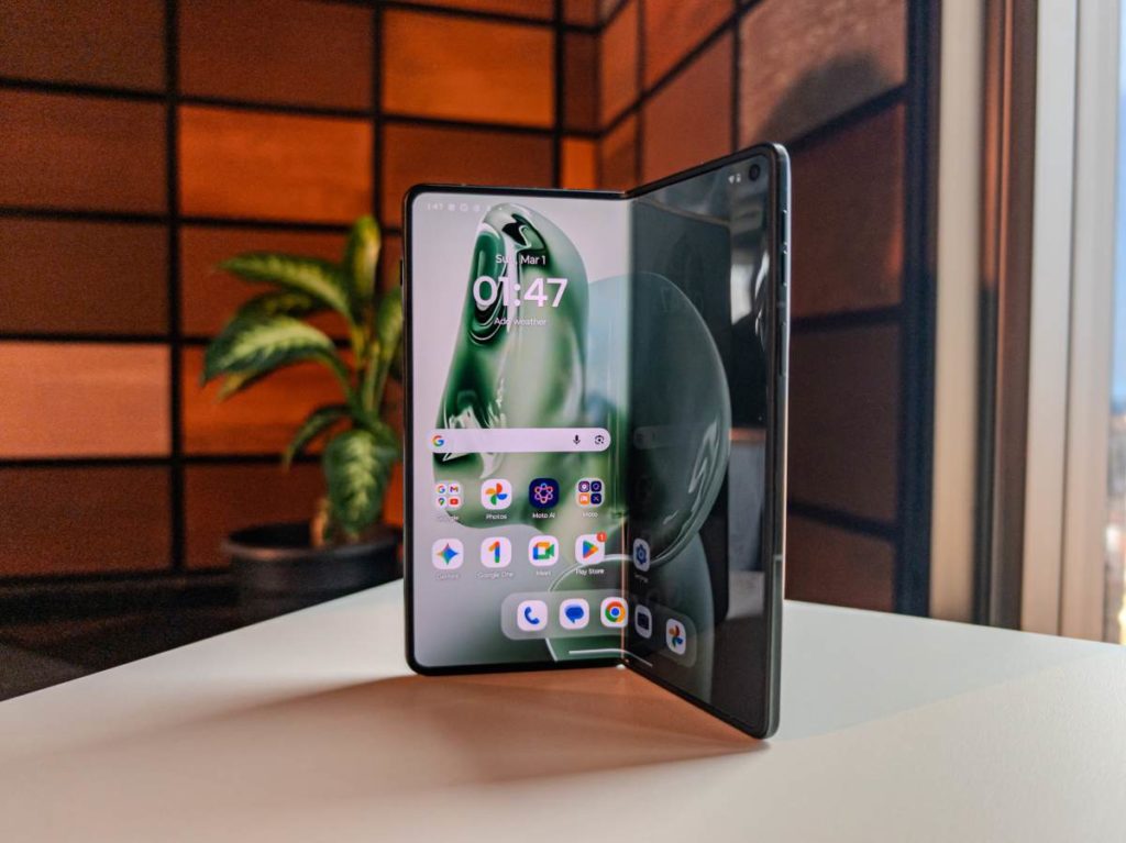 fotopuntoit_motorola_razr-fold_mwc_3