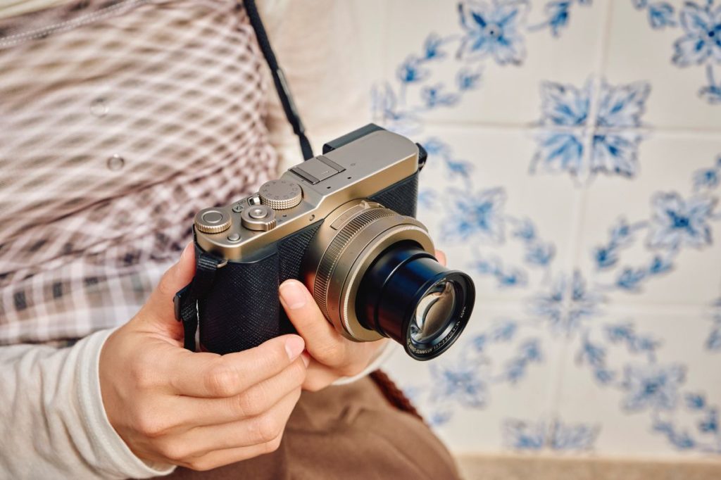 fotopuntoit_panasonic_lumix-L10_lifestyle_titanium-6