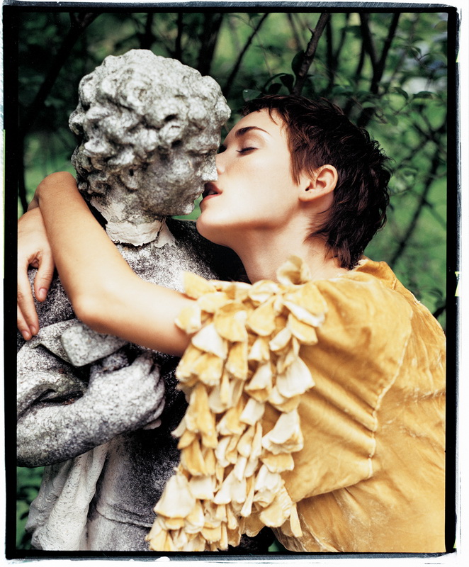 Winona Ryder, 1997_ © Mark Seliger; courtesy of FaheyKlein Gallery, Los Angeles
