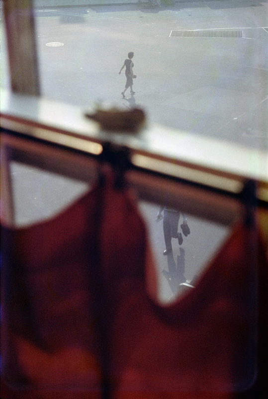 Red Curtain, 1956 ©Saul Leiter Foundation